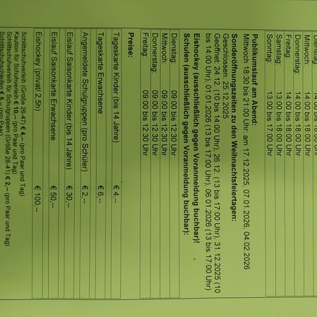 Tabelle mit verschiedenen Kategorien von Tickets, einschließlich Studenten-, Normal- und Sonderkategorien, mit entsprechenden Preisen und Daten. Beinhaltet Details für Tages- und Abendtickets, Gruppenpreise und spezifische Rabatte.