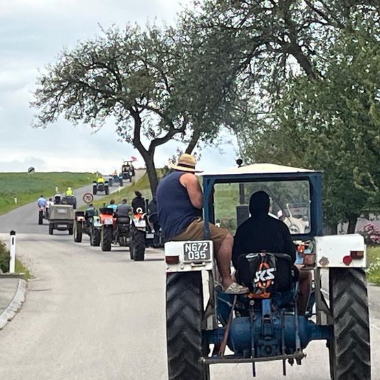 Bild enthält, Fun, Vacation, Adult, Male, Man, Person, Road Trip, Outdoors, Nature, Wheel