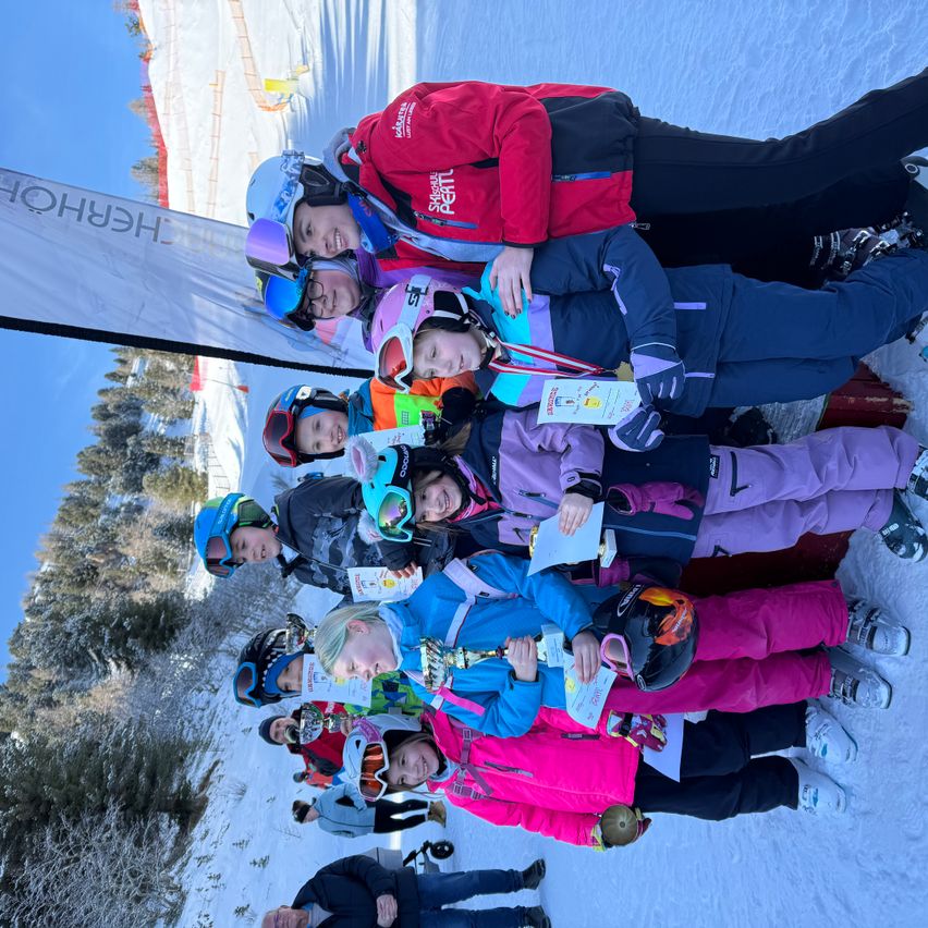 Bild enthält, Person, Nature, Outdoors, Piste, Snow, Shoe, Face, Head, People, Coat