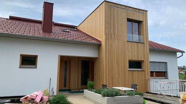 v1_migrated_image_10304137