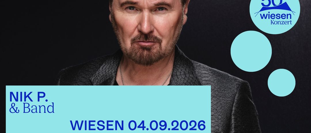 Ein Mann mit Bart und Oberlippenbart trägt eine graue Jacke und ein schwarzes Shirt. Er sieht ernst aus, vielleicht posiert er für ein Foto. Das Bild hat einen blauen Hintergrund mit dem Text 'Wiesen 04.09.2026'. Unten rechts befinden sich Logos.