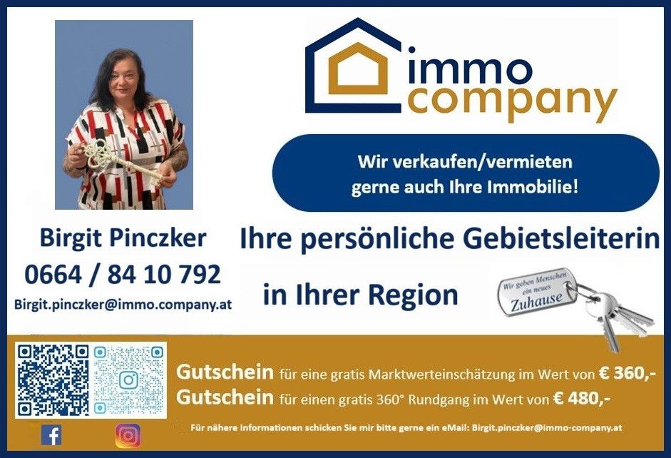 Eine Werbung für Immo Company zeigt eine Frau mit einem Schlüssel. Es bietet Dienstleistungen für den Verkauf und die Vermietung von Immobilien und enthält eine Telefonnummer und E-Mail. Die Anzeige erwähnt auch Gutscheine für kostenlose Immobilienbewertungen und virtuelle Rundgänge.
