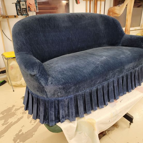 Bild enthält, Couch, Furniture, Person