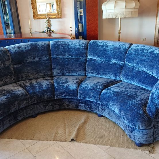 Bild enthält, Couch, Furniture, Person, Chaise