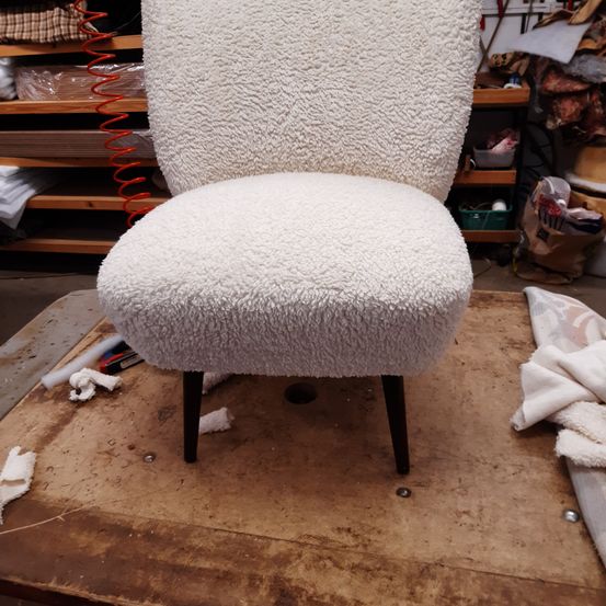 Bild enthält, Furniture, Chair, Armchair