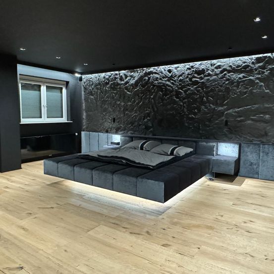 Bild enthält, Indoors, Interior Design, Floor, Architecture, Building, Foyer, Furniture, Couch, Home Decor