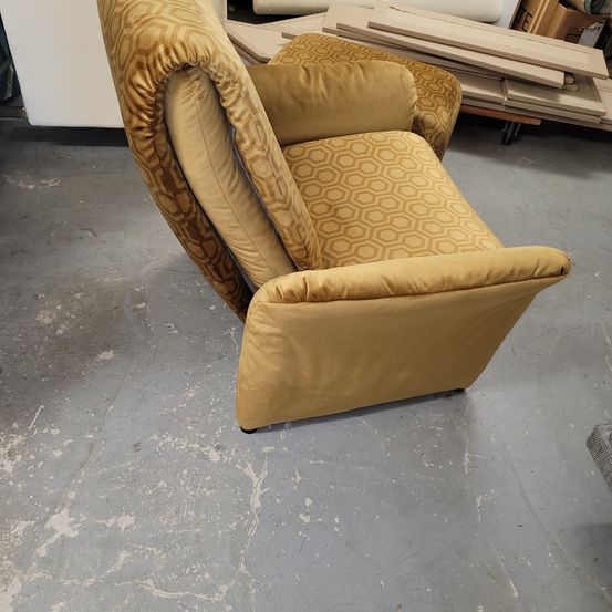 Bild enthält, Furniture, Chair, Armchair, Recliner