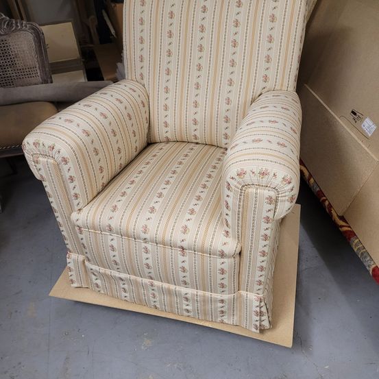 Bild enthält, Furniture, Chair, Armchair, Recliner