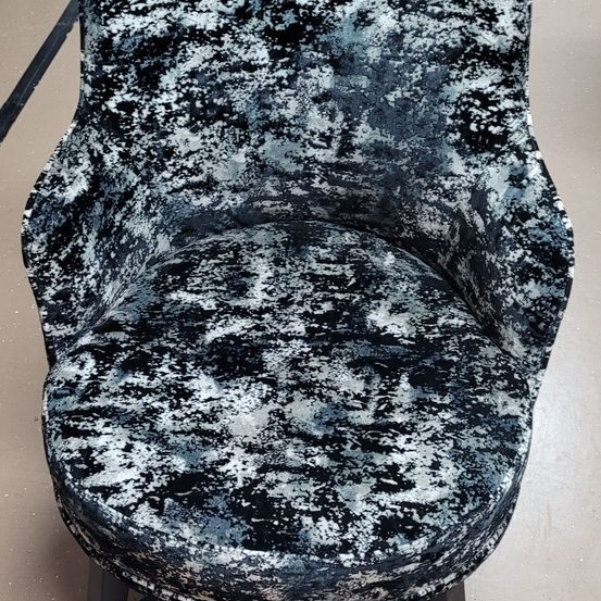 Bild enthält, Furniture, Chair, Armchair