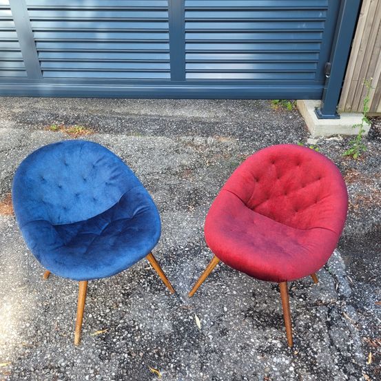 Bild enthält, Furniture, Chair, Plant