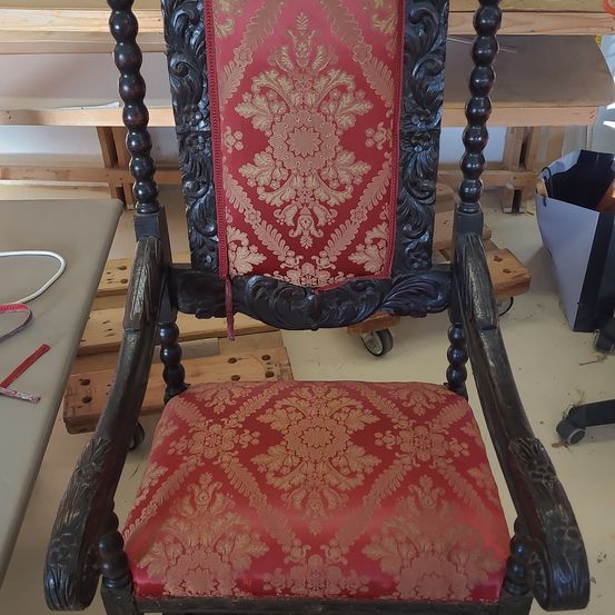 Bild enthält, Furniture, Chair, Armchair