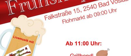 Plakat für eine Marktveranstaltung in Bad Vöslau am 26. Oktober mit einem Bierkrug, Live-Musik und Essensständen.