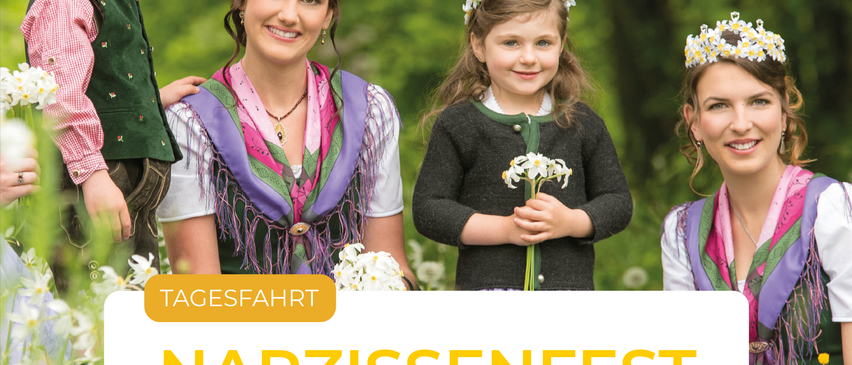 Eine Familie in traditioneller Kleidung mit Blumenkränzen steht in einem Blumenfeld. Ein Schild sagt 'Narzissenfest' und 'Steiermark | Bad Aussee'. Eine Buseinladung ist vorhanden.