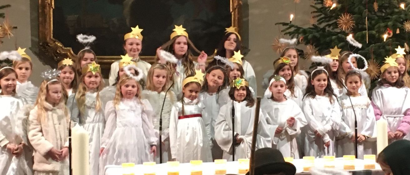 Bild enthält, Adult, Female, Person, Woman, Male, Man, Child, Girl, Boy, Face