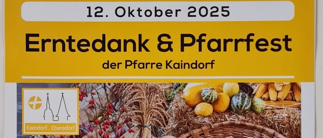 Der Plakat bewirbt ein Erntedankfest um 10:00 Uhr mit dem Segen der Ernte durch die örtliche Kirche. Es zeigt eine Vielfalt an Lebensmitteln wie Brot, Gemüse und Obst. Es wird Gesang, Musik und eine Weinprobe geben.