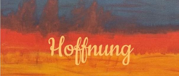 Postkarte mit einer Sonnenuntergangslandschaft und 'Pfarrblatt'-Text, mit einer Kirchenillustration und den Ortsnamen Kaindorf und Ebersdorf. Für März bis Juni 2025 datiert.