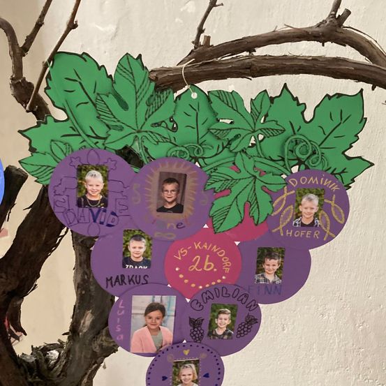 Bild enthält, Art, Collage, Person, Adult, Female, Woman, Leaf, Face, Tree