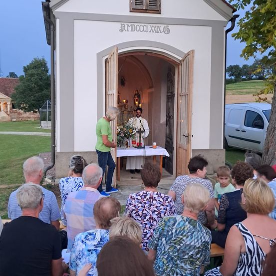 Bild enthält, Adult, Male, Man, Person, People, Face, Head