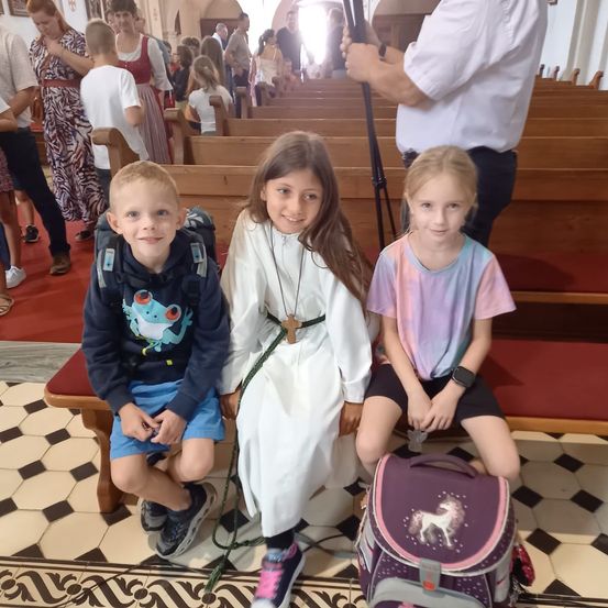 Bild enthält, People, Person, Boy, Child, Male, Portrait, Female, Girl, Adult, Woman