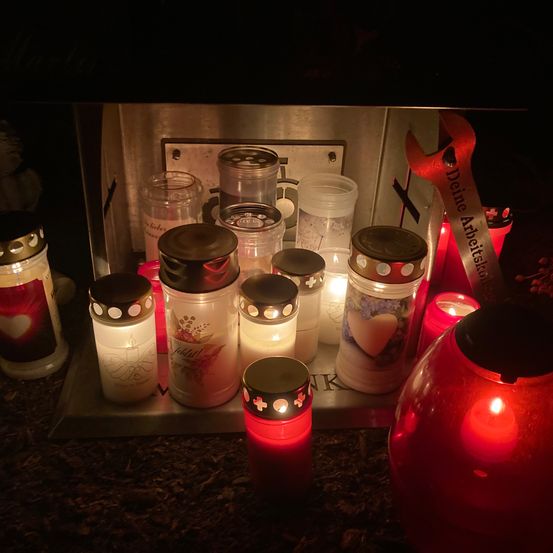 Bild enthält, Jar, Candle