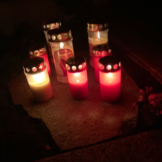 Bild enthält, Candle