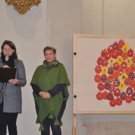 Bild enthält, Fashion, Adult, Female, Person, Woman, Long Sleeve, Handbag, Art, Painting, Blouse