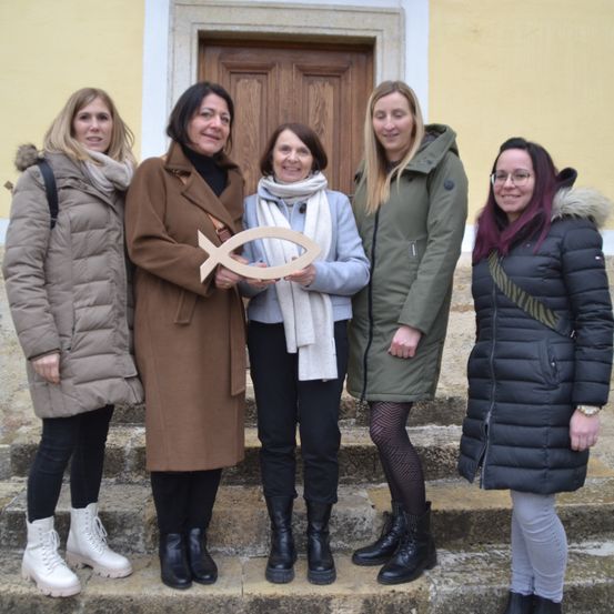 Bild enthält, Coat, Jacket, Adult, Female, Person, Woman, People, Girl, Teen, Pants