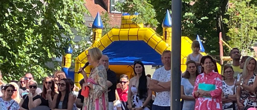 SchulfestfotofrVeranstaltungsankndigung