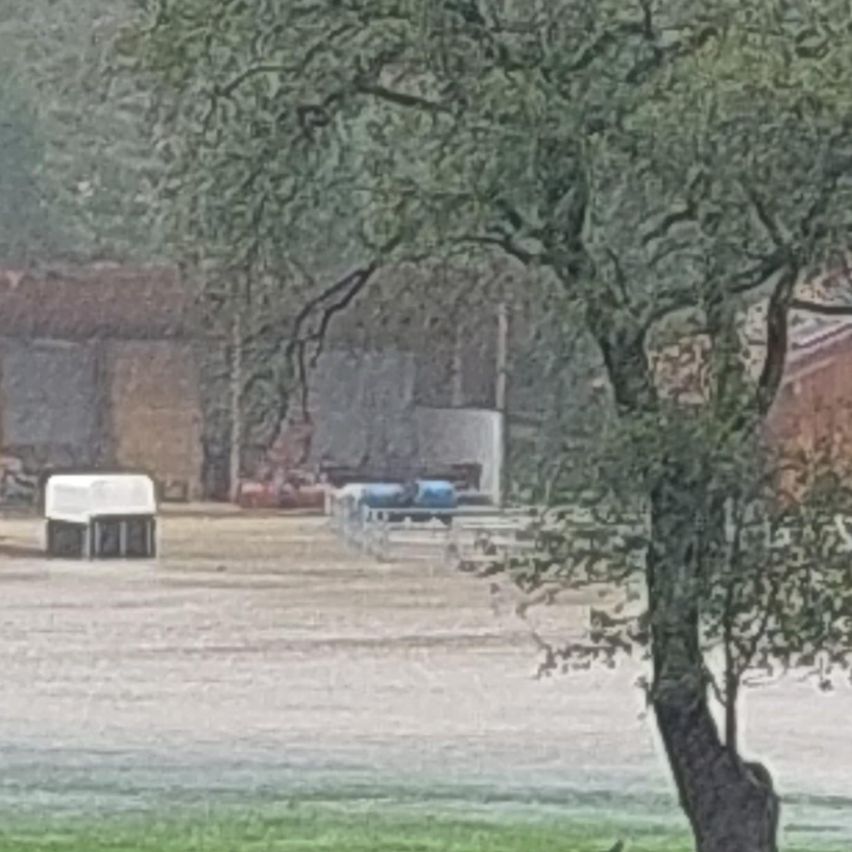 Bild enthält, Outdoors, Nature, Weather, Rain