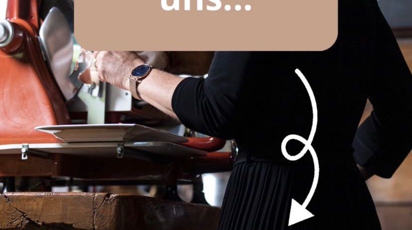 Bild enthält, Photography, Advertisement, Person, Portrait, Poster, Book, Adult, Male, Man, Phone