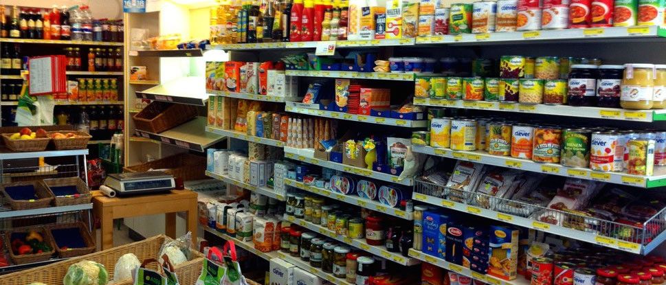 Bild enthält, Shop, Shelf, Indoors, Grocery Store, Market, Supermarket, Architecture, Building