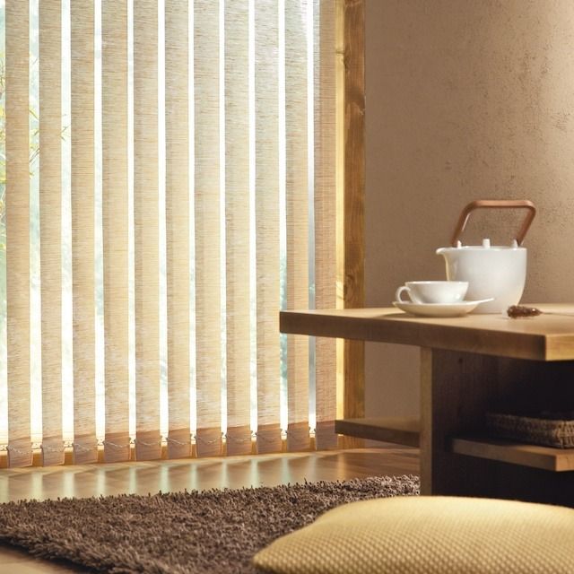 Bild enthält, Home Decor, Curtain, Window Shade, Interior Design, Rug, Cup, Plate