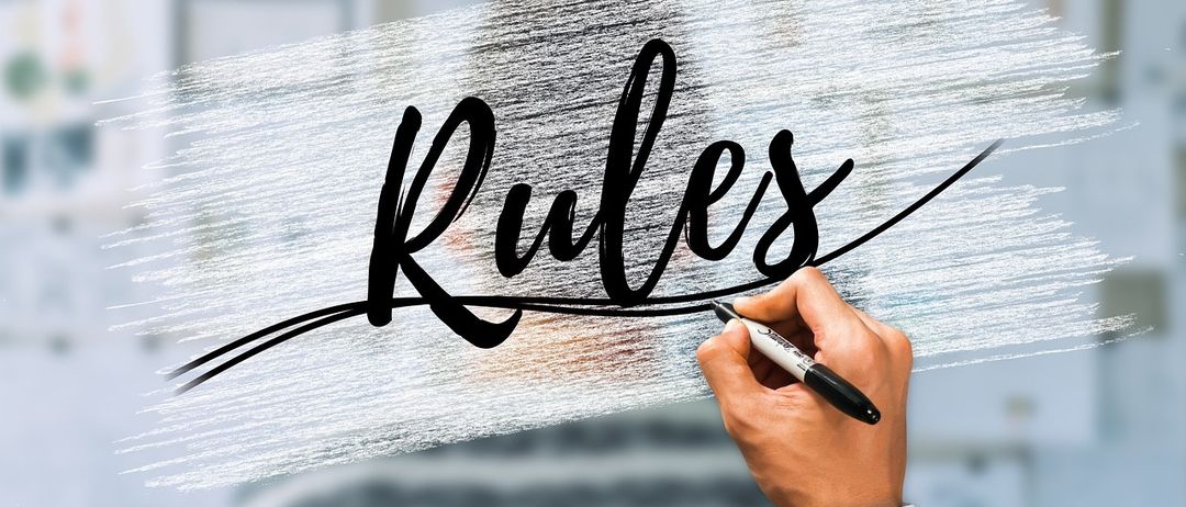 Bild enthält, Handwriting, Text, Body Part, Finger, Hand, Person, Pen, Calligraphy, Writing