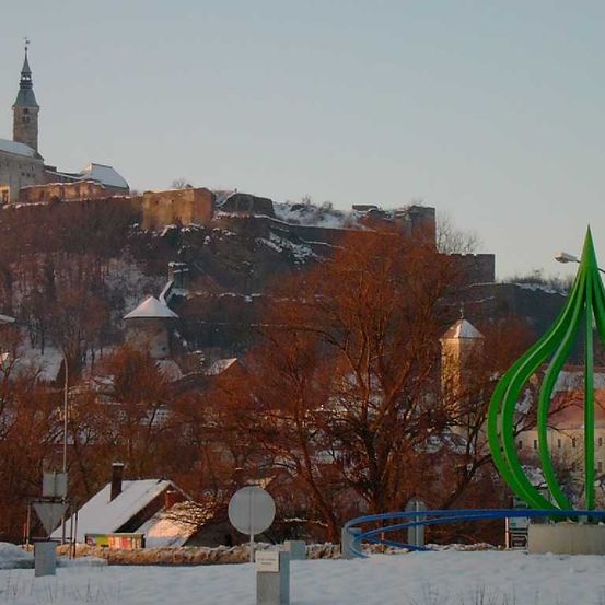 Bild enthält, Building, Spire, Tower, Outdoors, Landmark