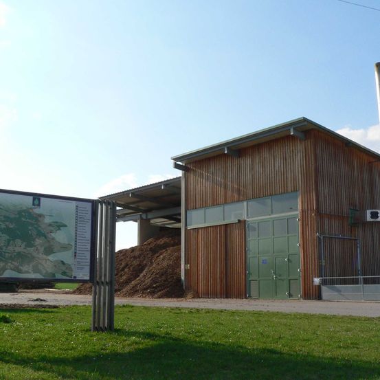 Bild enthält, Outdoors, Shelter, Grass, Nature, Countryside, Rural, Housing, Farm