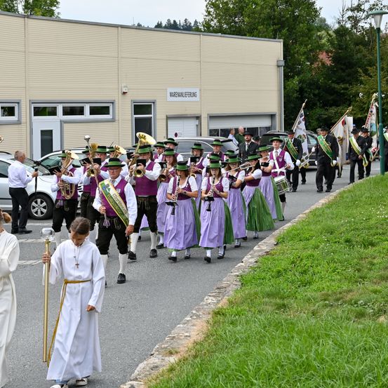 ÖKB-Jubiläumsfest 25 Jahre neues Kriegerdenkmal in Heiligenkreuz/W.