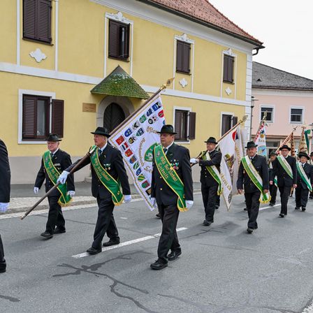 ÖKB-Jubiläumsfest 25 Jahre neues Kriegerdenkmal in Heiligenkreuz/W.