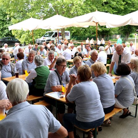 ÖKB-Jubiläumsfest 25 Jahre neues Kriegerdenkmal in Heiligenkreuz/W.
