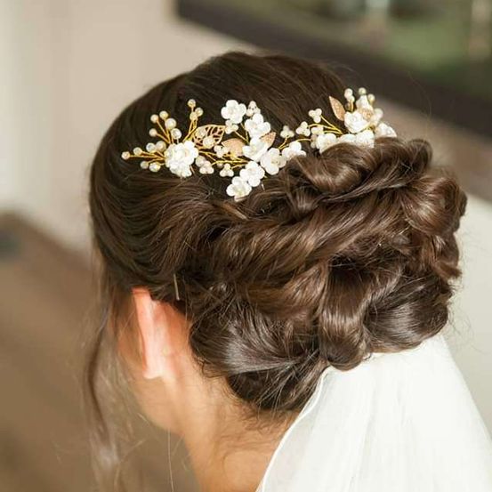 Bild enthält, Adult, Bride, Female, Person, Wedding, Woman, Hair, Bun (Hairstyle)