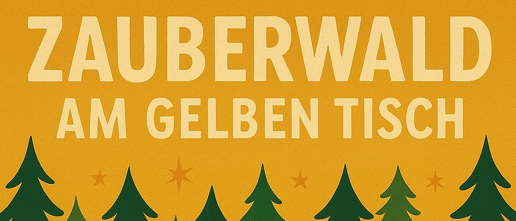 Vier Elfen schmücken einen Weihnachtsbaum mit Ornamenten und Kerzen in einem Wald. Der Baum ist mit roten Ornamenten und einem Kranz geschmückt. Die Elfen tragen rote Mützen und lächeln.