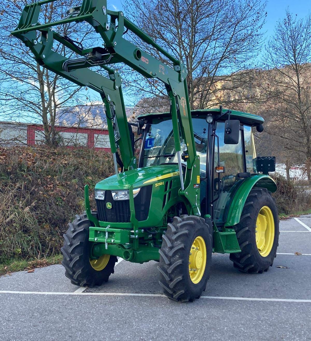 Bild enthält, Tire, Bulldozer, Machine, Tractor, Transportation, Vehicle, Wheel