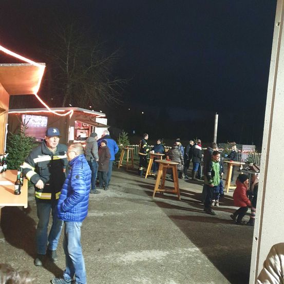 Bild enthält, Shelter, Pants, City, Street, Urban, Photography, Portrait, Coat, Jacket, Jeans