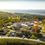 Volksschule Hofstätten an der Raab-Logo. Bild enthält, Neighborhood, Outdoors, Building, Nature, Countryside, Aerial View, Suburb, Rural, Landscape, Housing