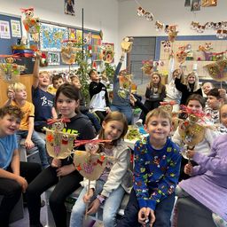 Bild enthält, People, Person, Child, Female, Girl, Adult, Woman, Face, Boy, Male