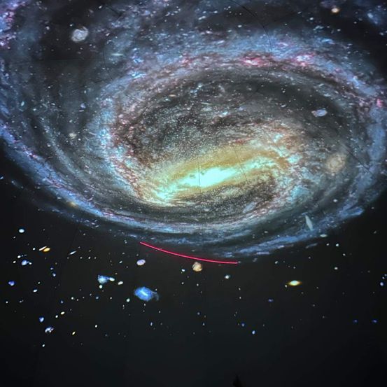 Bild enthält, Nature, Night, Outdoors, Astronomy, Milky Way, Nebula, Outer Space, Person, Face, Head