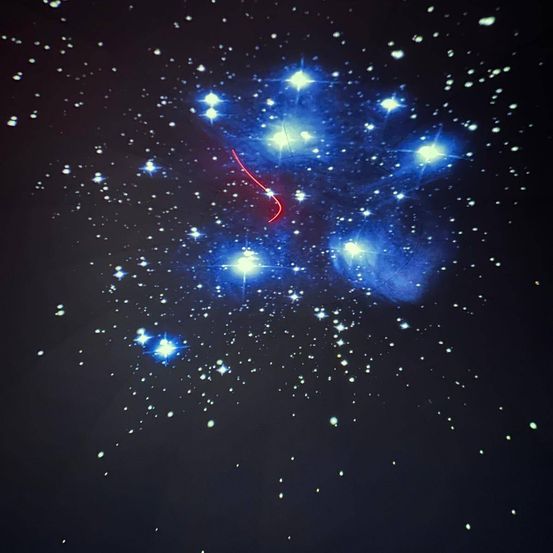 Bild enthält, Nature, Night, Outdoors, Fireworks, Astronomy, Outer Space, Light, Nebula, Moon