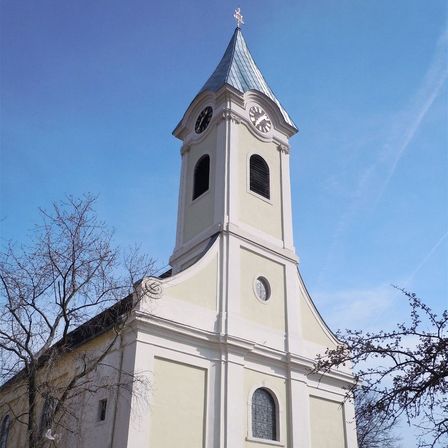 Bild enthält, Architecture, Bell Tower, Tower, Arch, Gothic Arch, Clock Tower, Spire, Monastery