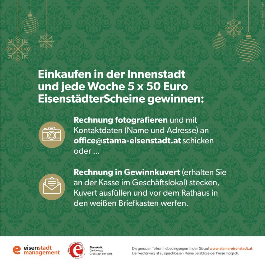 Ein Plakat, das für das Einkaufen in der Innenstadt wirbt. Es besagt, dass man durch wöchentliches Einkaufen einen 50-Euro-Gutschein gewinnen kann. Das Plakat bietet zwei Möglichkeiten zur Teilnahme: entweder ein Foto des Belegs mit Kontaktdaten an eine bestimmte E-Mail-Adresse senden oder den Beleg in einen weißen Kasten vor dem Rathaus legen.
