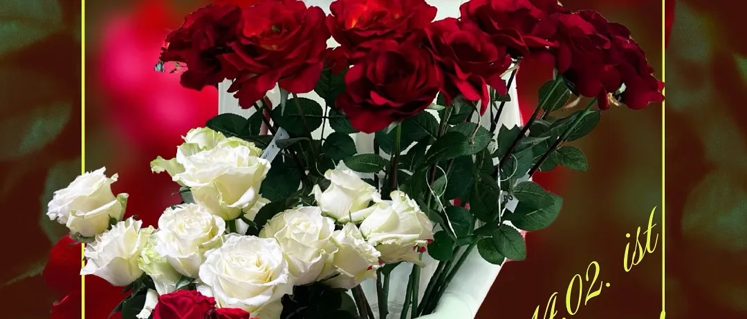 Ein Dummy hält einen Strauß roter und weißer Rosen mit einem Text, der Am 14.02. ist Valentinstag! auf einem roten Hintergrund.