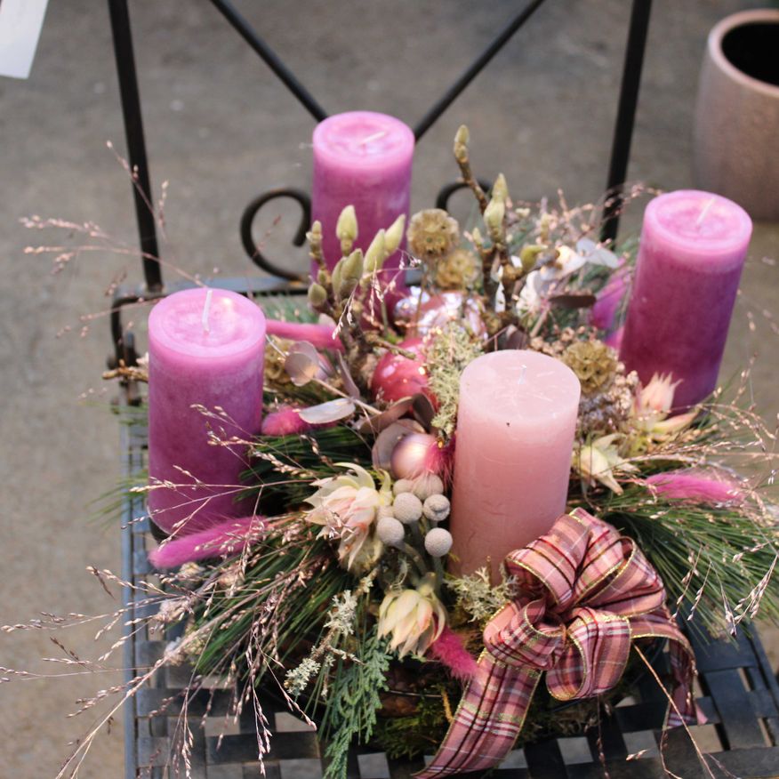 Bild enthält, Flower, Flower Arrangement, Plant, Flower Bouquet, Candle, Ikebana